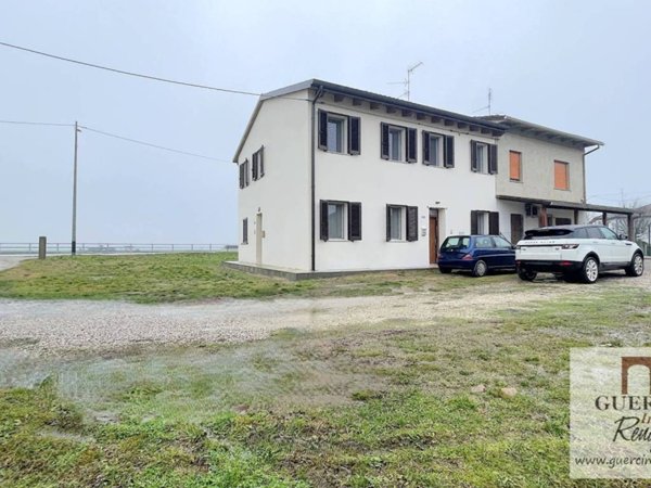 casa indipendente in vendita a Bondeno