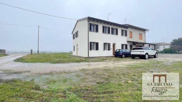 casa indipendente in vendita a Bondeno