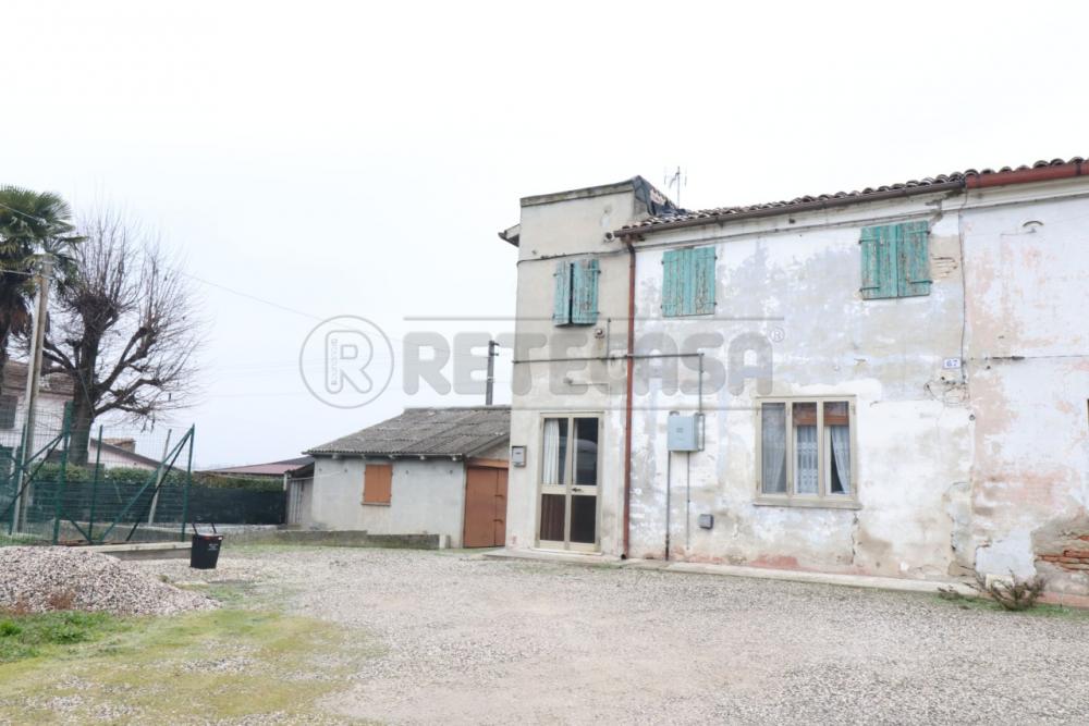 casa indipendente in vendita a Bondeno