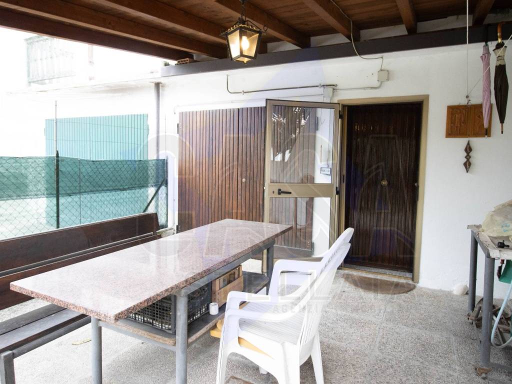 casa indipendente in vendita a Bondeno