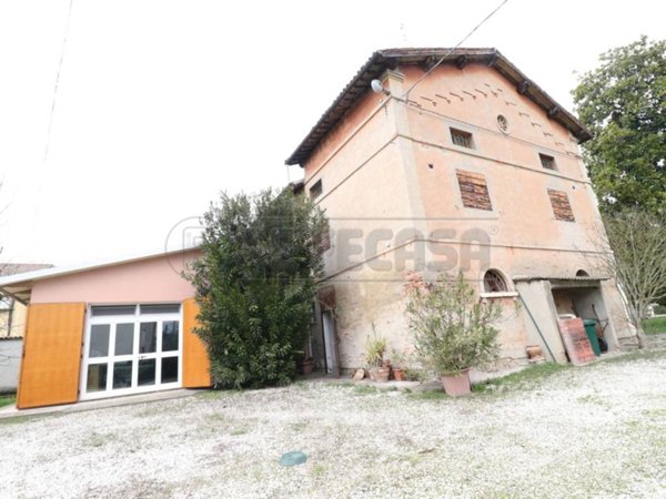 casa indipendente in vendita a Bondeno