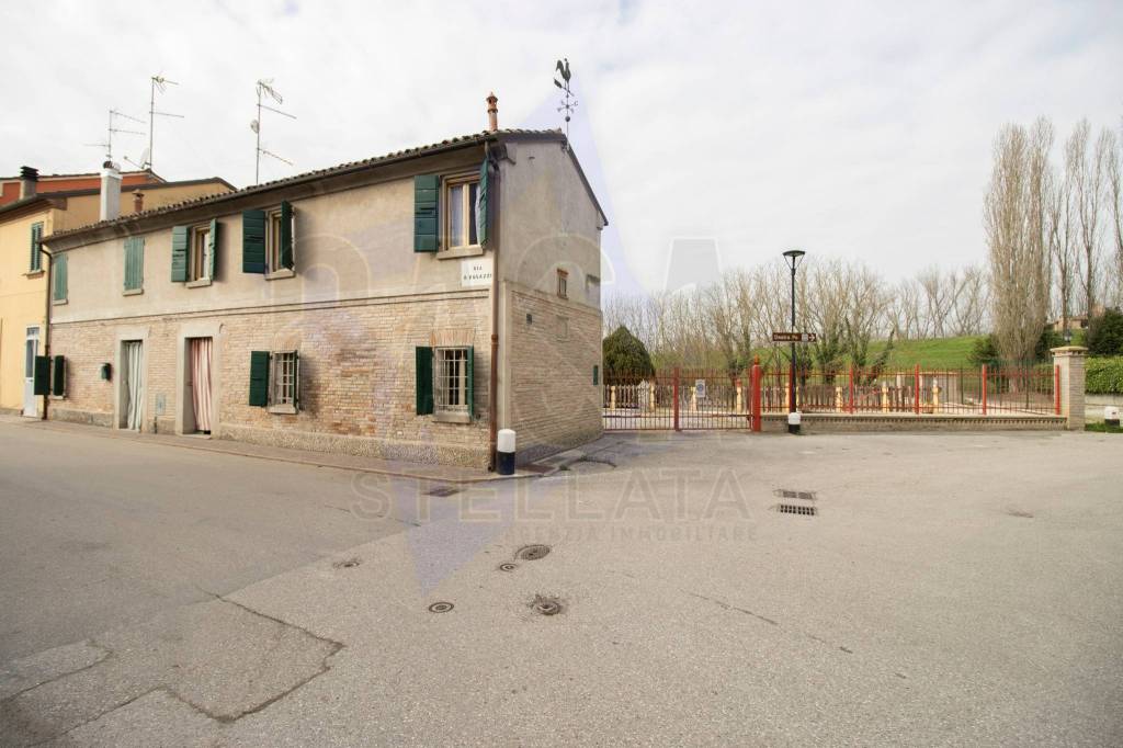 casa indipendente in vendita a Bondeno