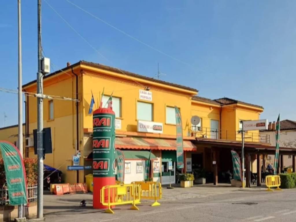 negozio in vendita a Bondeno