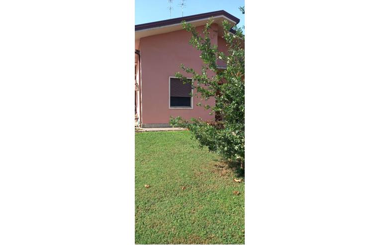 casa indipendente in vendita a Bondeno