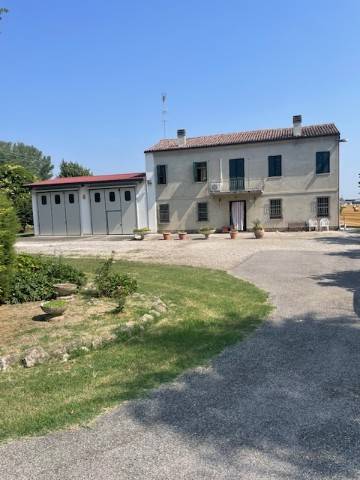 casa indipendente in vendita a Bondeno