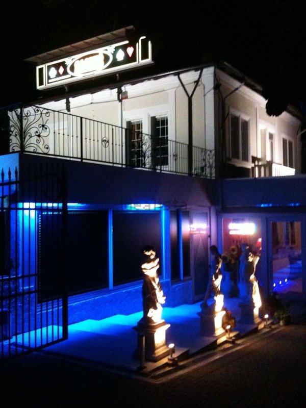 negozio in vendita a Bondeno