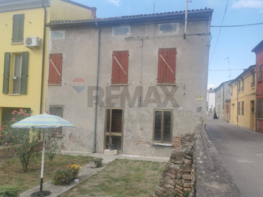 casa indipendente in vendita a Bondeno