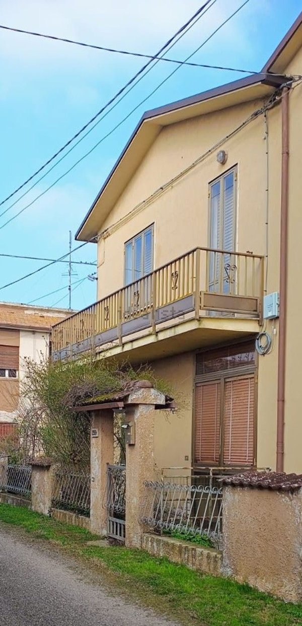 casa indipendente in vendita a Bondeno