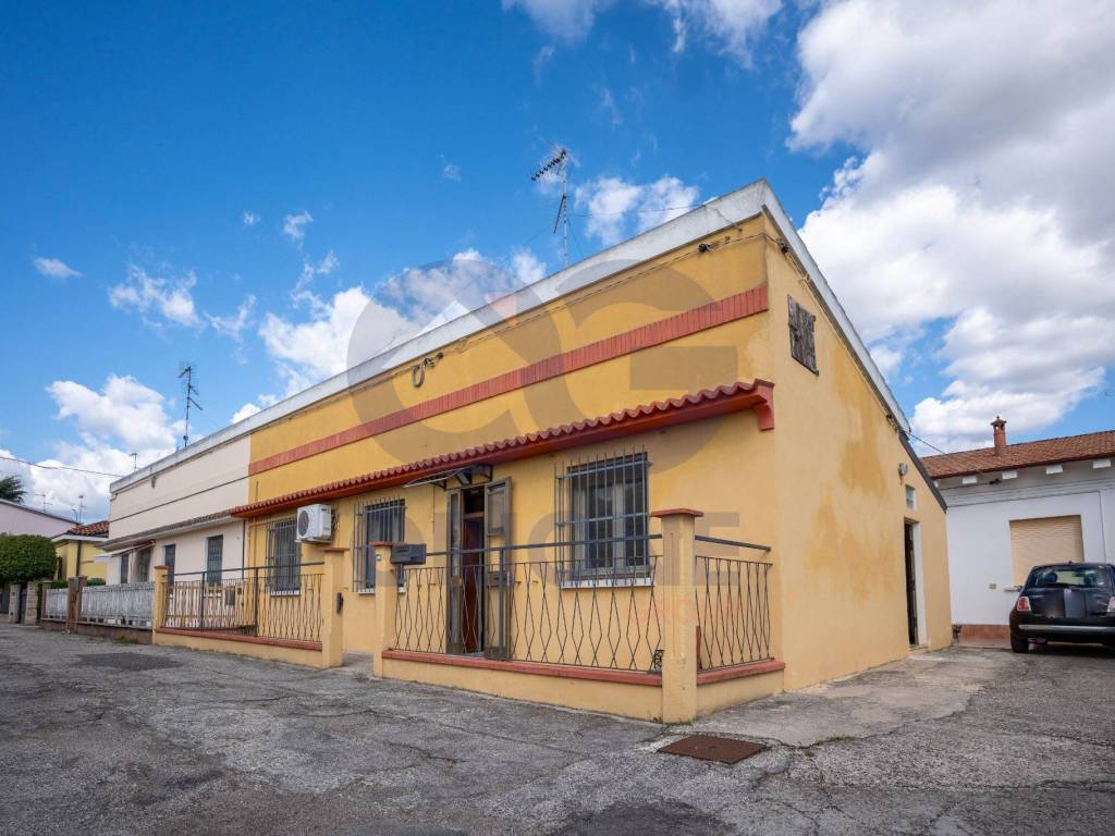 casa indipendente in vendita a Bondeno