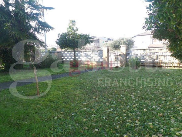 casa indipendente in vendita a Bondeno