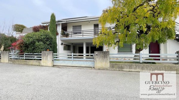 casa indipendente in vendita a Bondeno