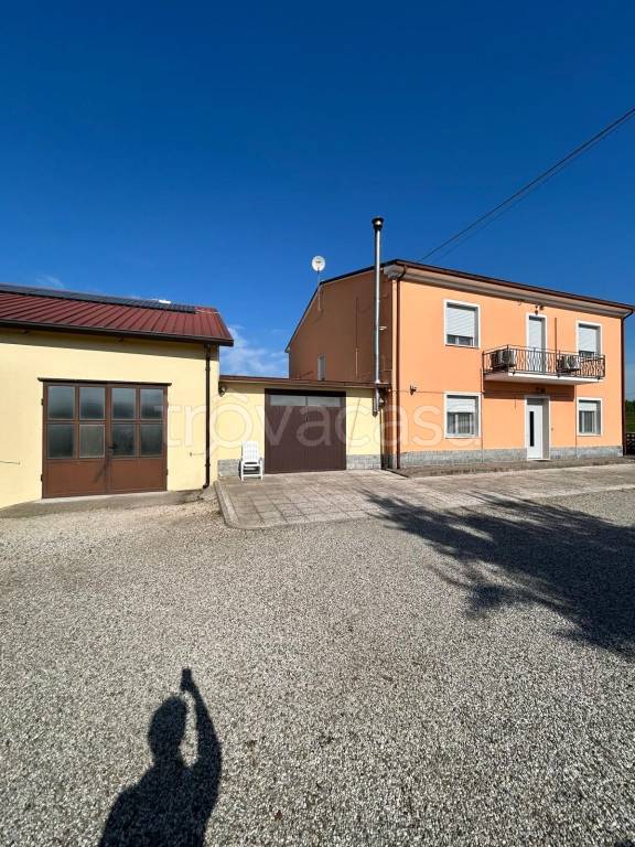 casa indipendente in vendita a Bondeno