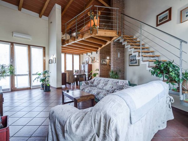 casa indipendente in vendita a Bondeno