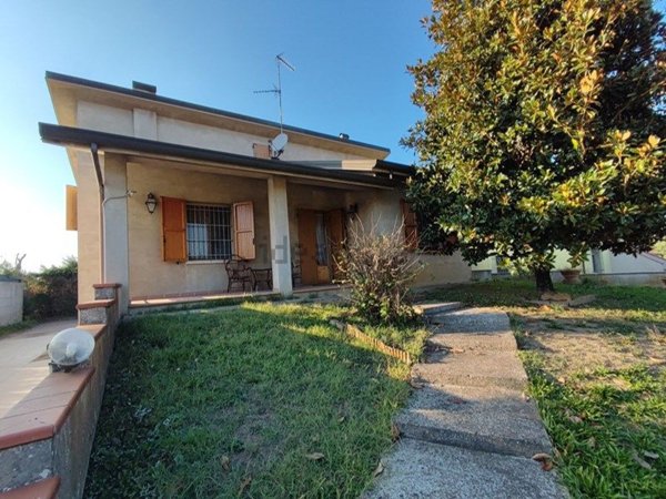 casa indipendente in vendita a Bondeno