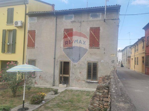 casa indipendente in vendita a Bondeno