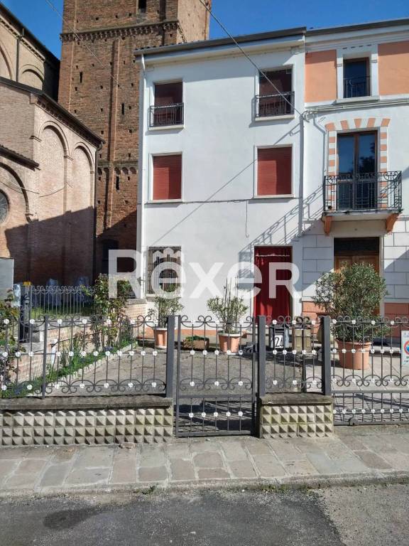 casa indipendente in vendita a Bondeno