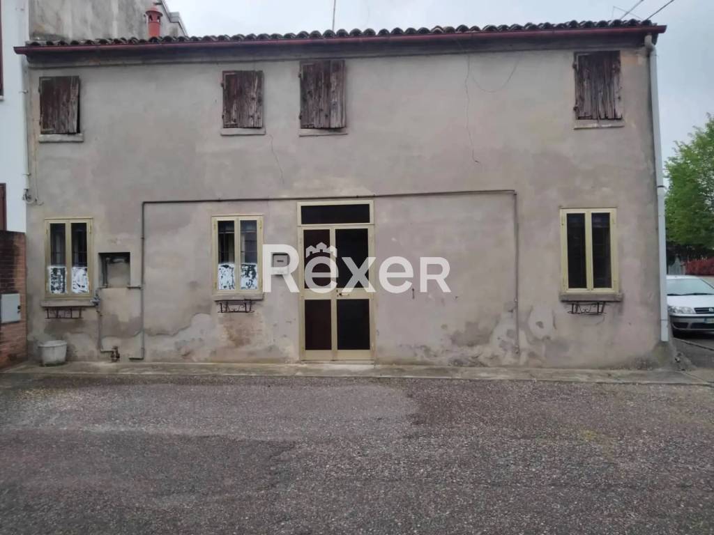 casa indipendente in vendita a Bondeno