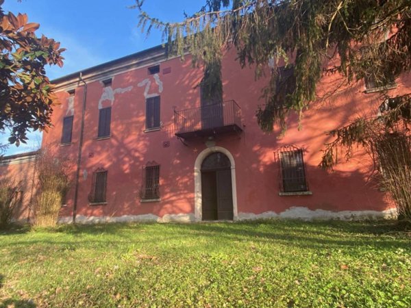 casa indipendente in vendita a Bondeno