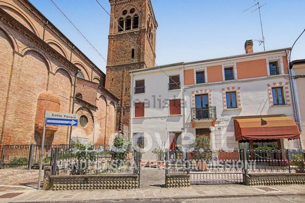 casa indipendente in vendita a Bondeno
