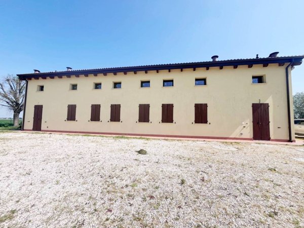 casa indipendente in vendita a Bondeno