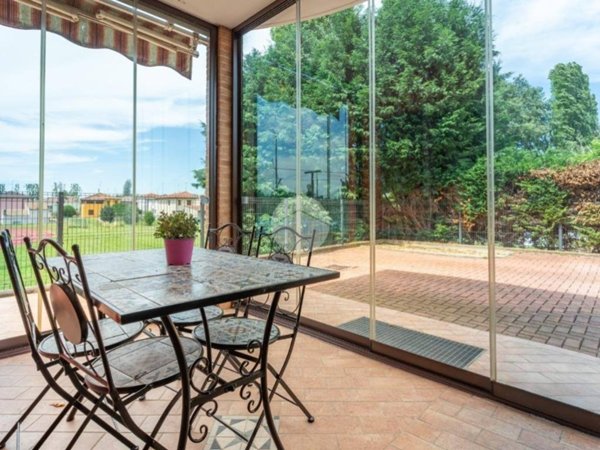 casa indipendente in vendita a Bondeno