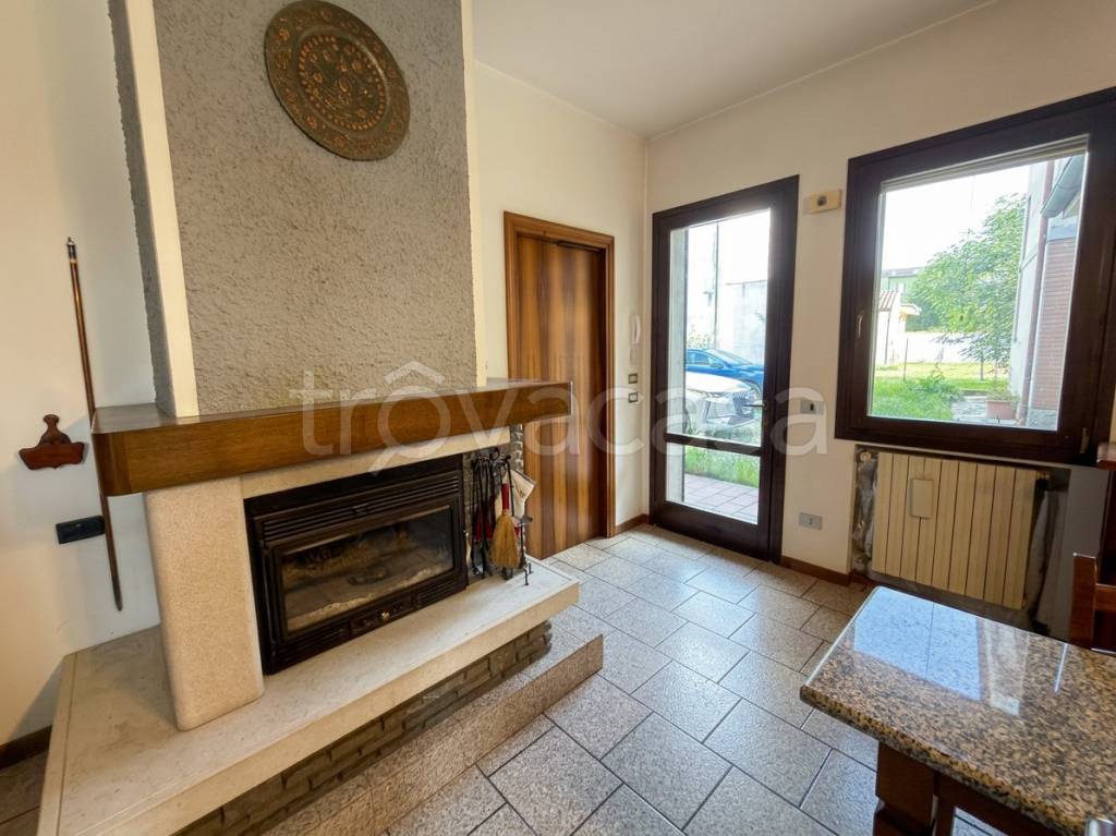 casa indipendente in vendita a Bondeno