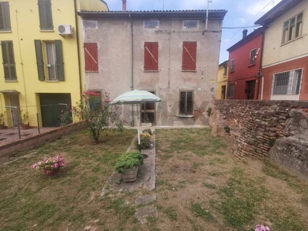 casa indipendente in vendita a Bondeno