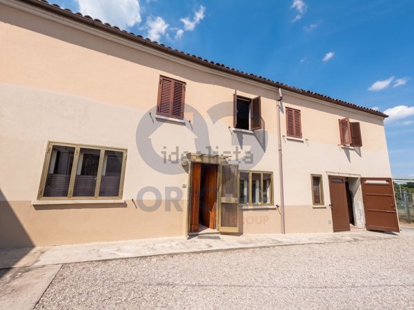 casa indipendente in vendita a Bondeno