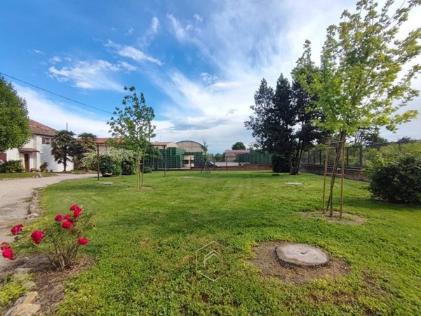 casa indipendente in vendita a Bondeno