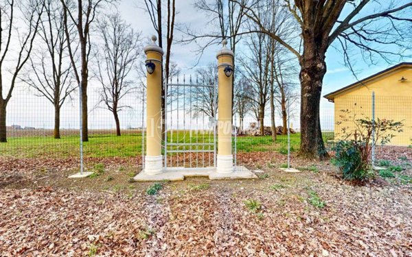 casa indipendente in vendita a Bondeno