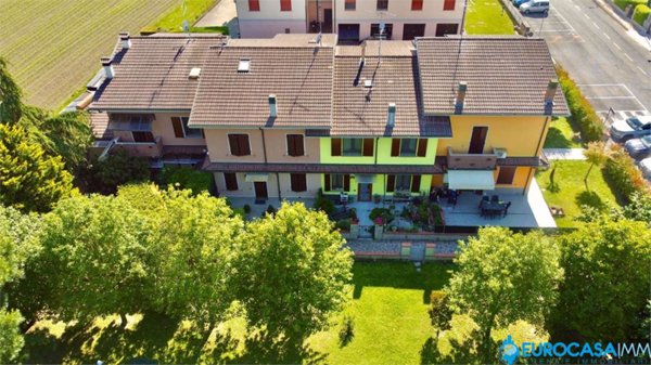 casa indipendente in vendita a Bondeno