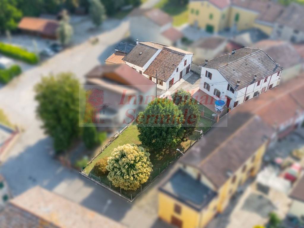 casa indipendente in vendita a Bondeno