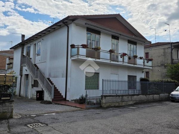 locale commerciale in vendita a Bondeno