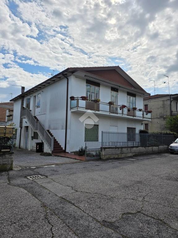locale commerciale in vendita a Bondeno