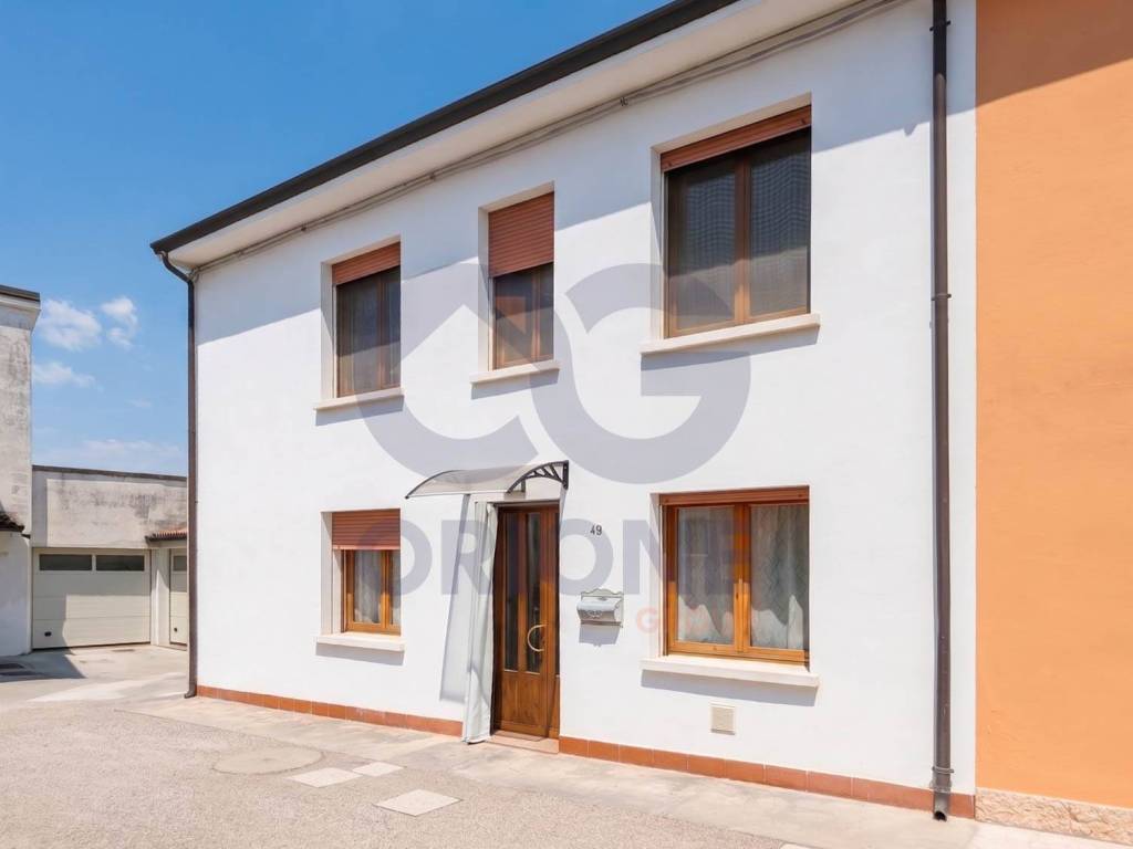casa indipendente in vendita a Bondeno
