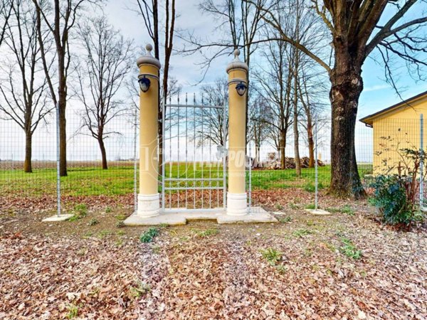 casa indipendente in vendita a Bondeno