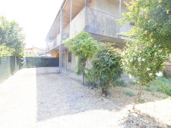 casa indipendente in vendita a Bondeno