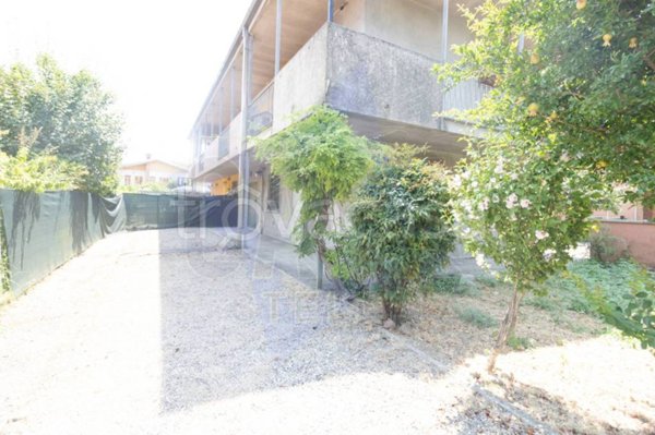 casa indipendente in vendita a Bondeno