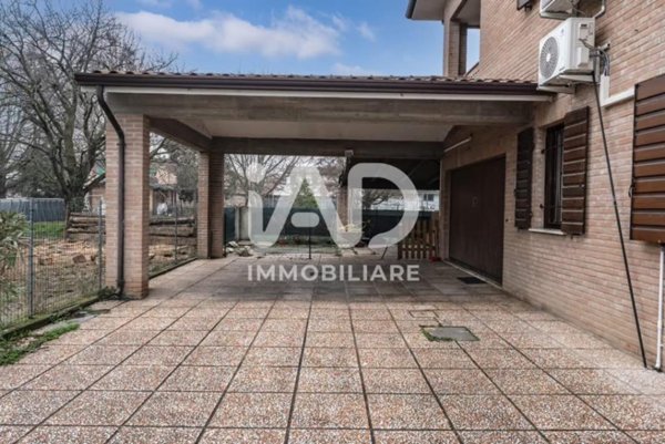 casa indipendente in vendita a Bondeno