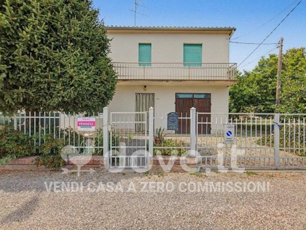 casa indipendente in vendita a Bondeno
