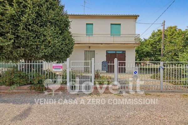 casa indipendente in vendita a Bondeno