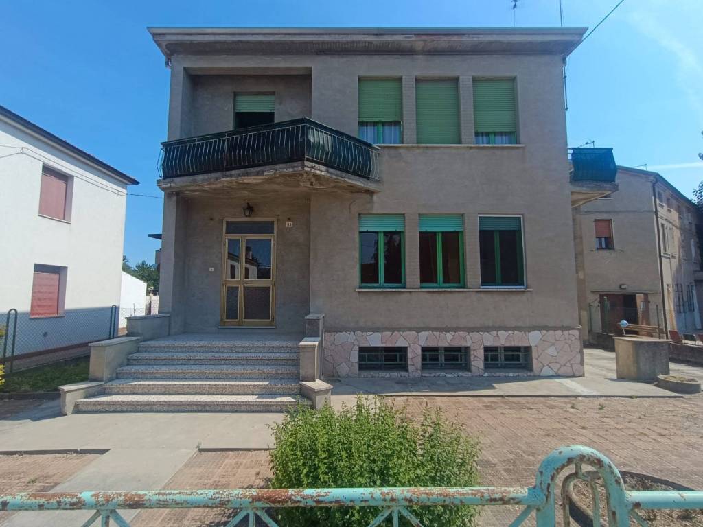 casa indipendente in vendita a Bondeno