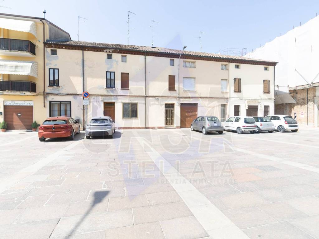 casa indipendente in vendita a Bondeno