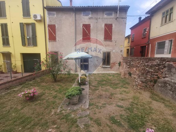 casa indipendente in vendita a Bondeno