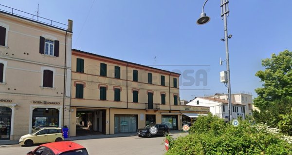 locale di sgombero in vendita a Bondeno