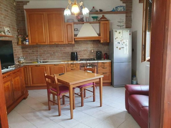 casa indipendente in vendita a Bondeno