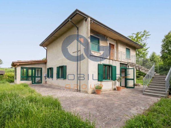 casa indipendente in vendita a Bondeno