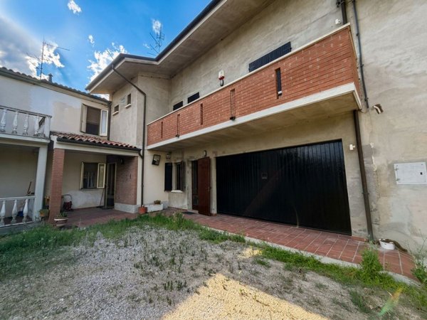 casa indipendente in vendita a Bondeno