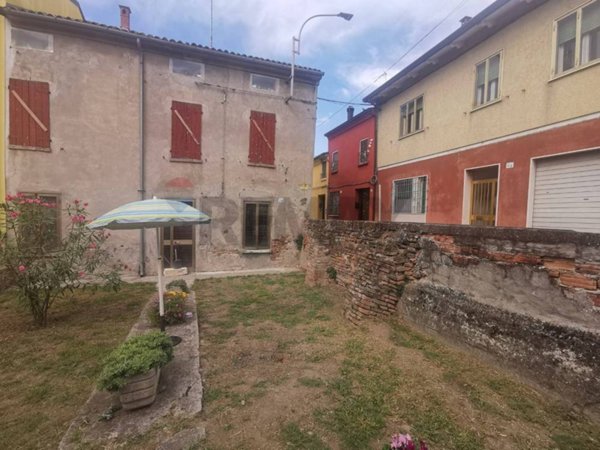casa indipendente in vendita a Bondeno