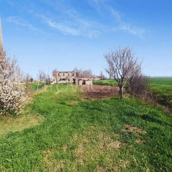casa indipendente in vendita a Bondeno